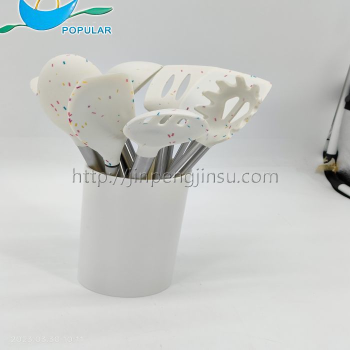 Set of 8 silicone kitchen utensils