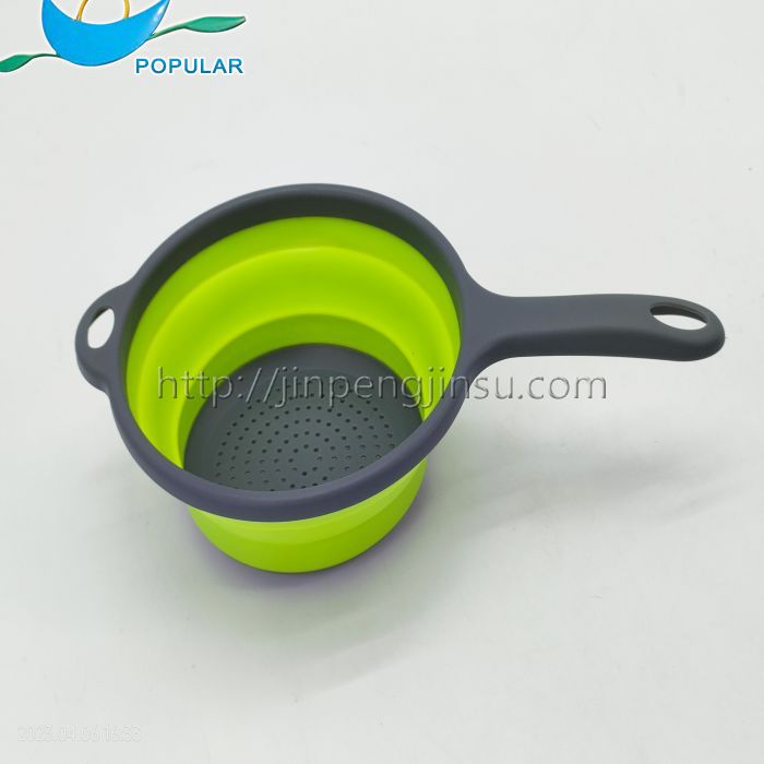 Circular water filter basket with handle