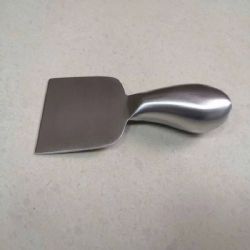 Cheese spatula with hollow handle