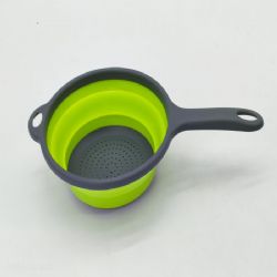 Circular water filter basket with handle